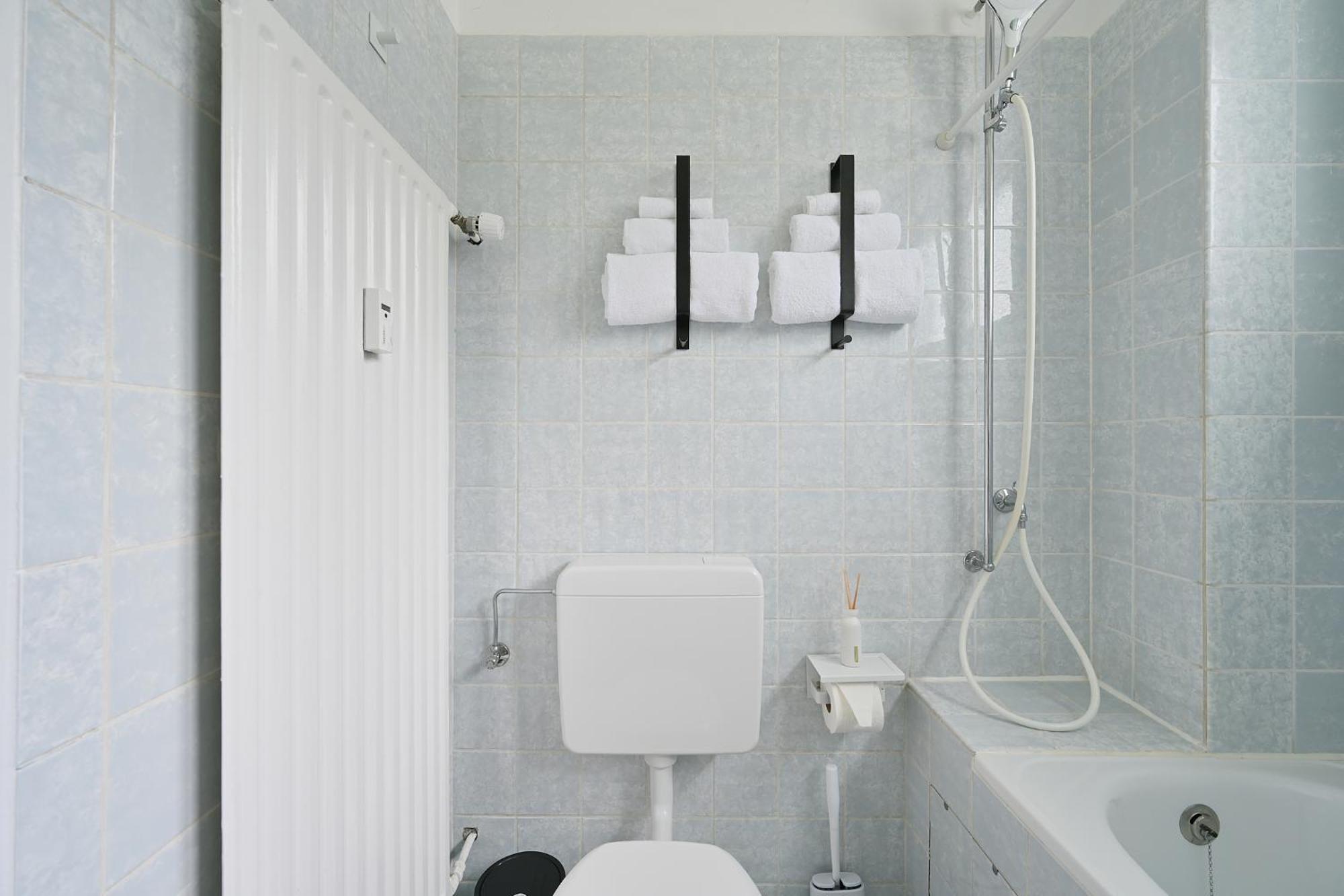 Beautiful And Stylish 1-Bedroom With Kitchen And King Size Bed Wuppertal Bagian luar foto
